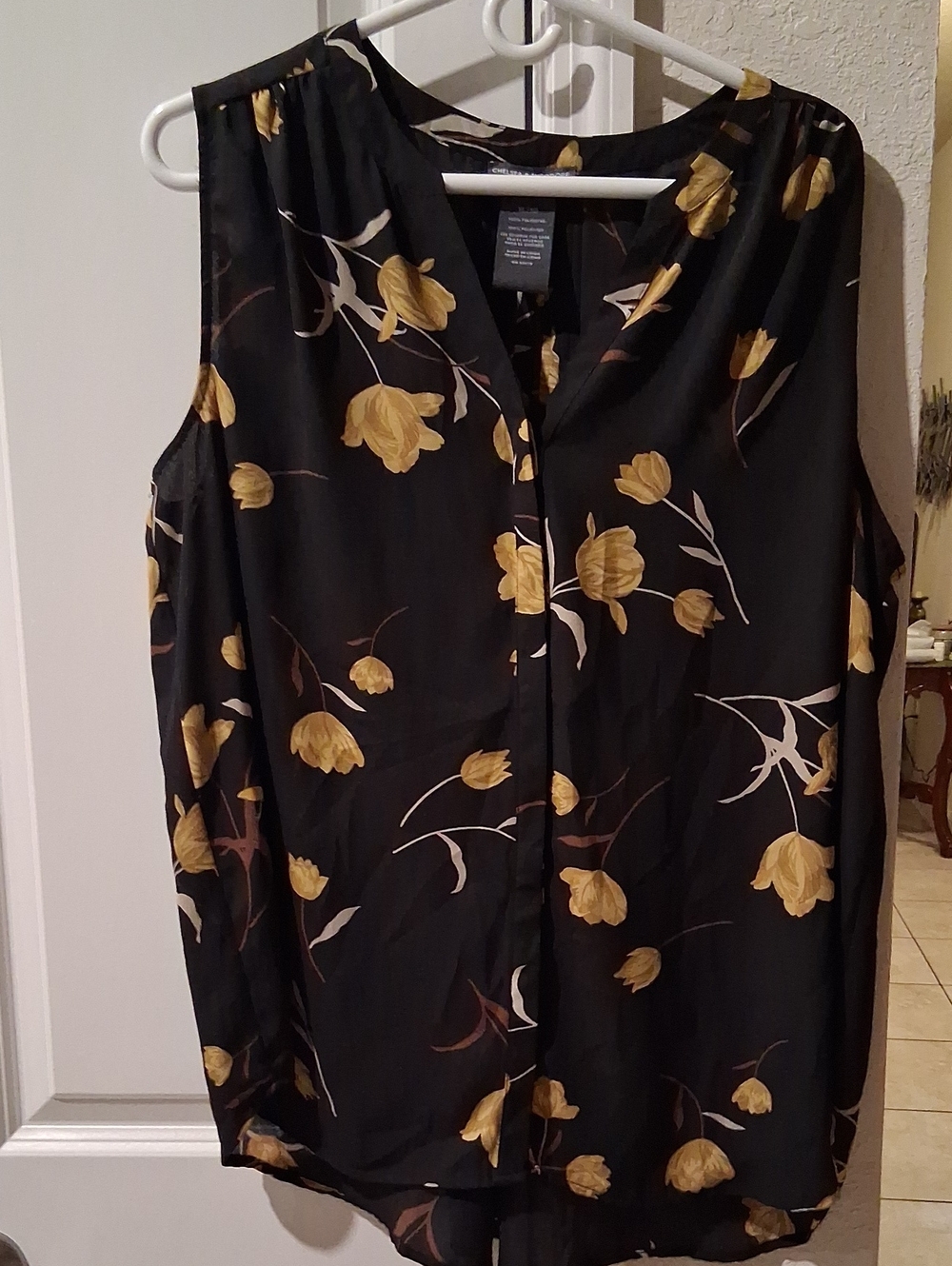 Chelsea & Theodore Black Sleeveless Camisole with Yellow Floral Print